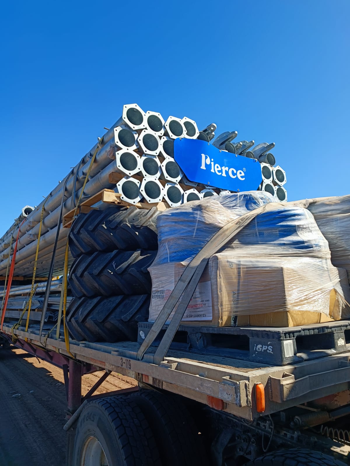 piezas con logotipo Pierce